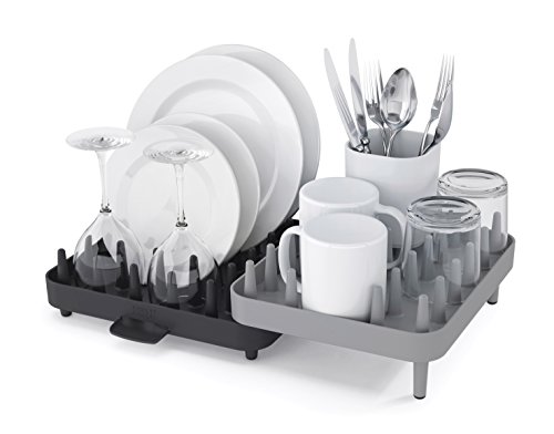 Conecta los escurridores de plástico de Joseph Joseph con un sistema de picot para mantener tus platos seguros.
